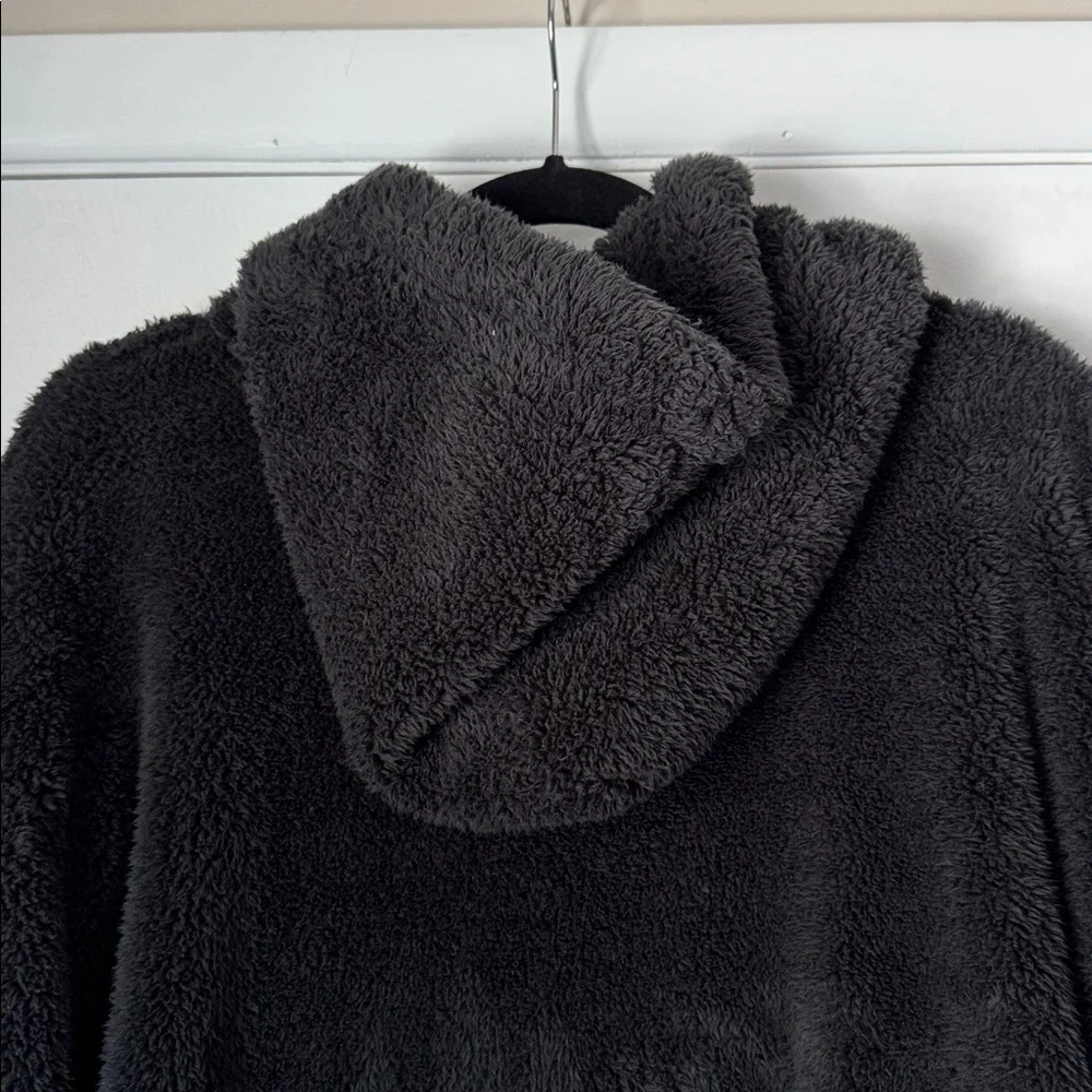 Host Pick 🎉 Women’s Quarter Zip Hoodie - Picture 5 of 6